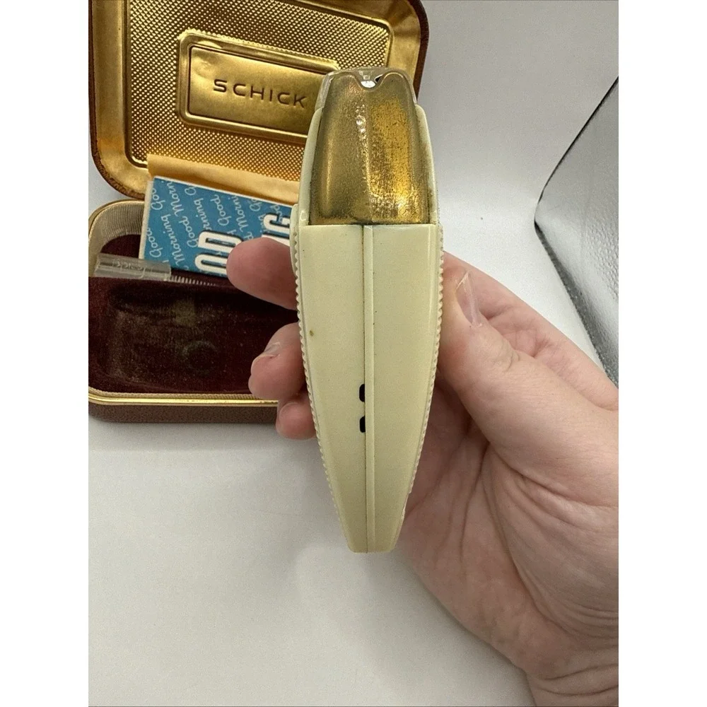 Vintage 1950s  Schick Super Electric Shaver With Case NO CORD!